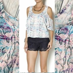 Lovers + Friends open shoulders split sleeves top